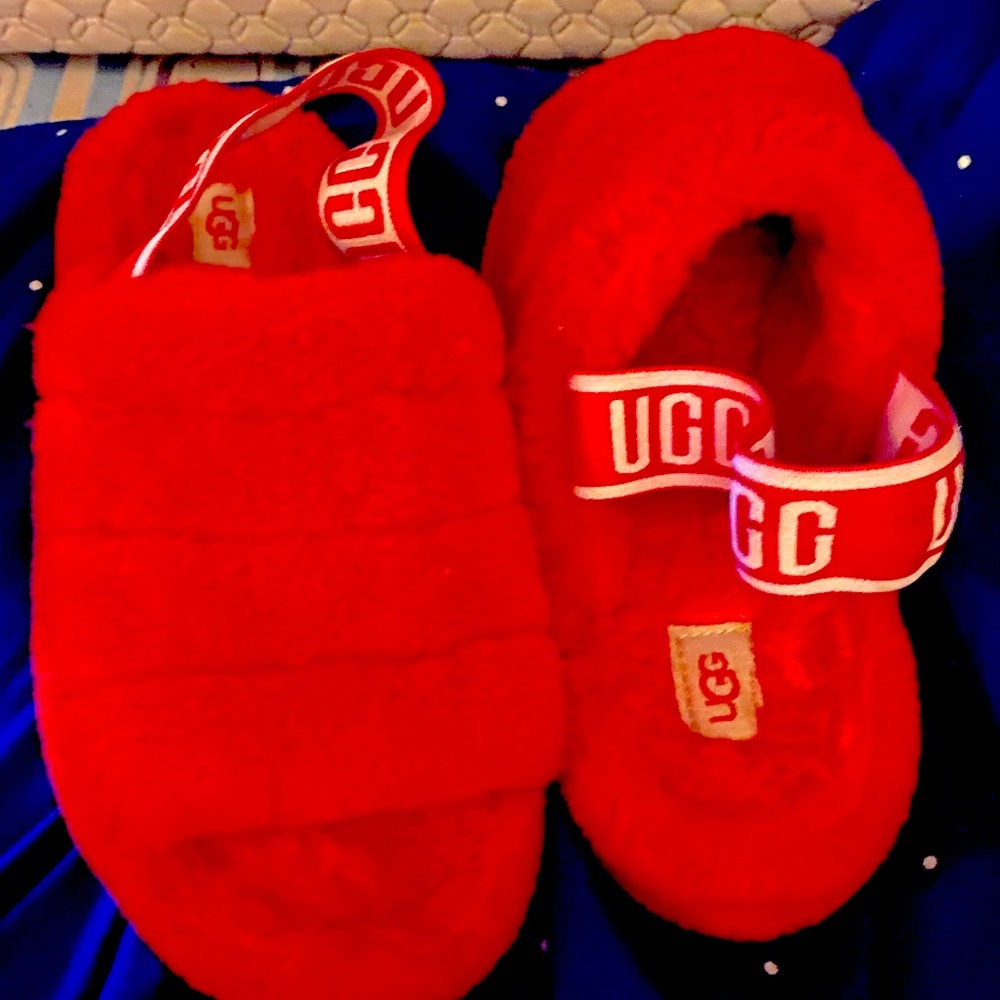 These are UGGs slippers only one a few times very good condition. Size 7/8